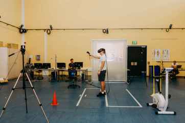 Training in der VR und Laborausstattung_klein_240